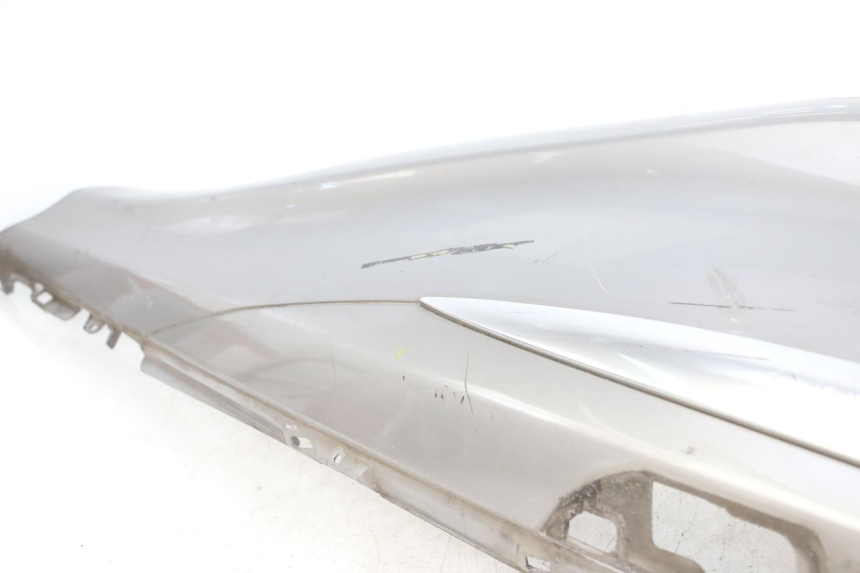 photo de VERKLEIDUNG HINTEN RECHTS PIAGGIO X10 125 (2012 - 2017) - Geprüftes Gebrauchtteil