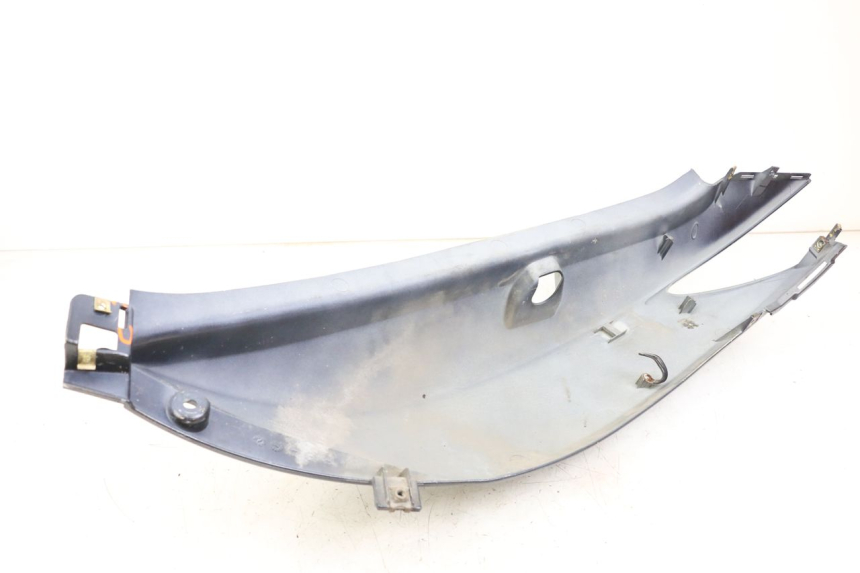 photo de HINTERE RECHTE SEITENVERKLEIDUNG KYMCO XCITING 250 (2006 - 2009) - Technische Nahaufnahme