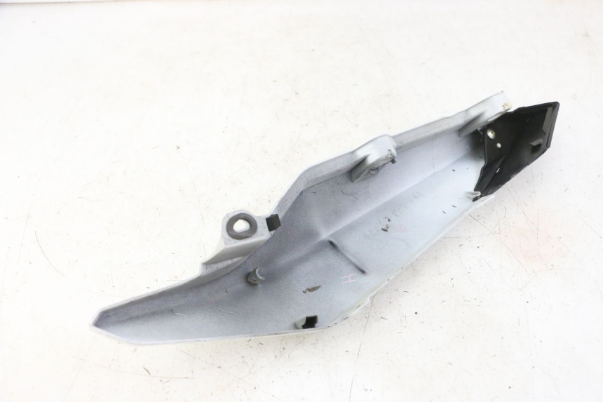 photo de VERKLEIDUNG HINTEN RECHTS YAMAHA XJ6 ABS 600 (2008 - 2016) - Technische Nahaufnahme