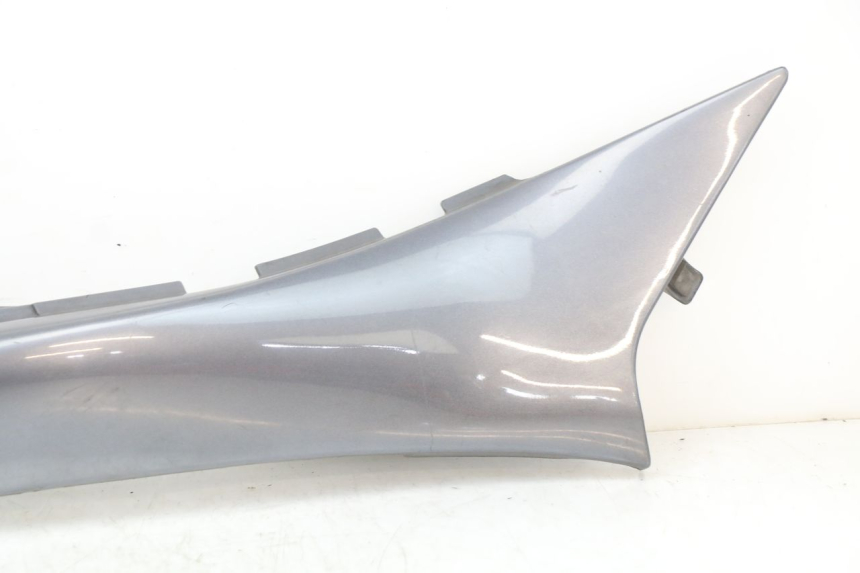 photo de VERKLEIDUNG HINTEN RECHTS YAMAHA XJ600 XJ DIVERSION 600 (1992 - 1997) - Details der Befestigungspunkte