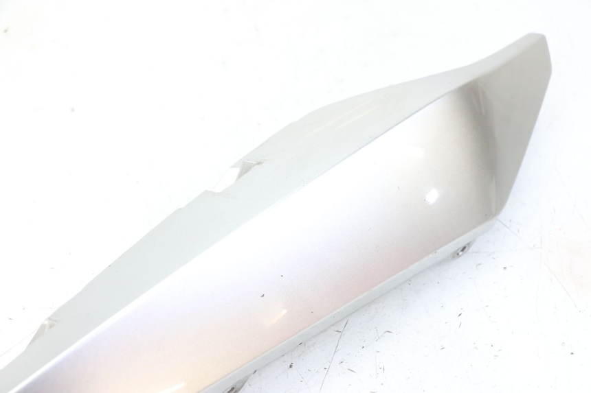 photo de VERKLEIDUNG HINTEN RECHTS YAMAHA XJ6 600 (2008 - 2016) - Zoom auf Gebrauchszustand