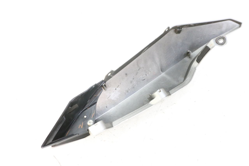 photo de VERKLEIDUNG HINTEN RECHTS YAMAHA XJ6 600 (2008 - 2016) - Technische Nahaufnahme