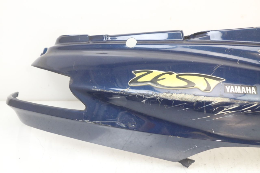 photo de VERKLEIDUNG HINTEN RECHTS YAMAHA YE ZEST 50 (1992 - 1998) - Zoom auf Gebrauchszustand