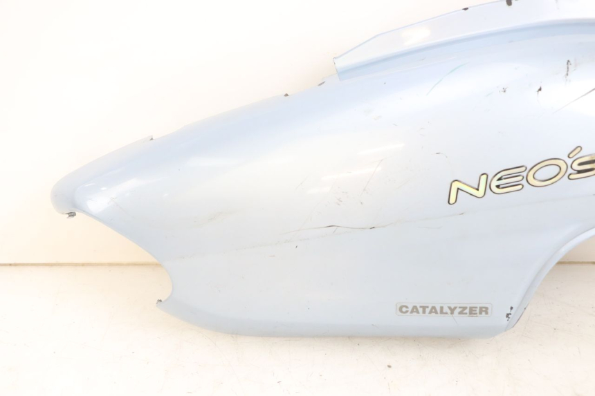 photo de VERKLEIDUNG HINTEN RECHTS YAMAHA YN NEO'S 50 (1997 - 2004) - Details der Befestigungspunkte