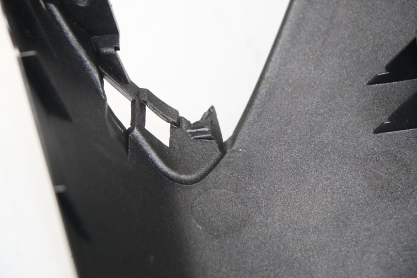 photo de VERKLEIDUNG HINTEN RECHTS YAMAHA YP MAJESTY 400 (2004 - 2008) - Detailansicht des Bauteils