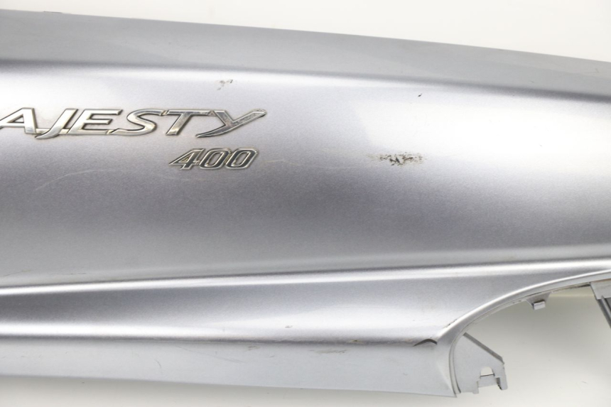 photo de VERKLEIDUNG HINTEN RECHTS YAMAHA YP MAJESTY 400 (2004 - 2008) - Hochauflösende Nahaufnahme