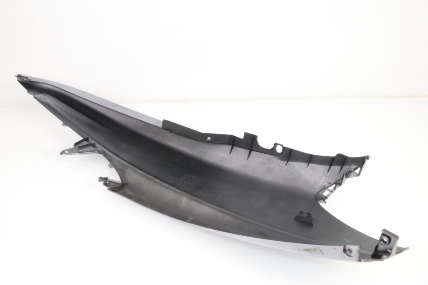 photo de VERKLEIDUNG HINTEN RECHTS YAMAHA YP MAJESTY 400 (2004 - 2008) - Details der Befestigungspunkte
