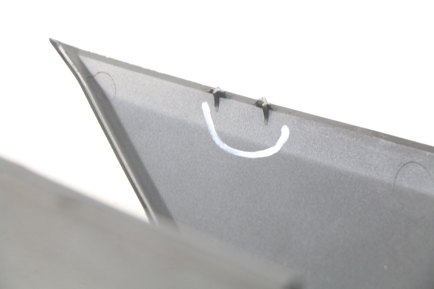 photo de VERKLEIDUNG HINTEN RECHTS YAMAHA YP X-MAX XMAX 400 (2014 - 2017) - Kennzeichnungen und Originalreferenzen