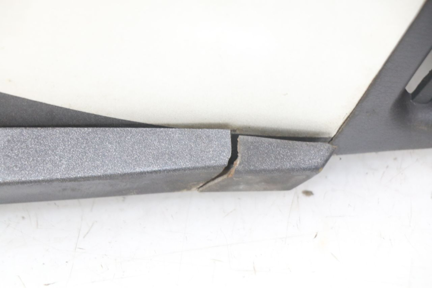 photo de RECHTER HINTERER KOTFLÜGEL YIYING YY50QT-10 50 (2007 - 2022) - Kennzeichnungen und Originalreferenzen