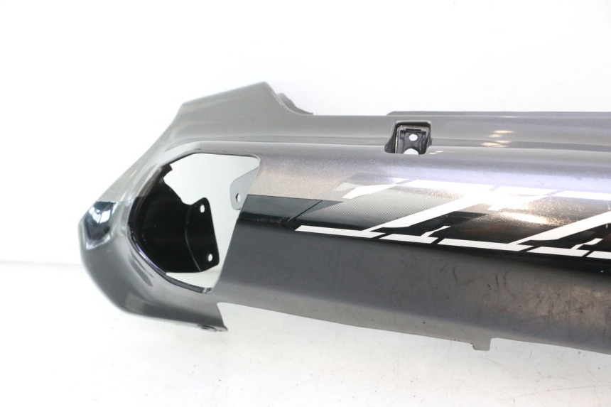 photo de VERKLEIDUNG HINTEN RECHTS KAWASAKI ZZR 600 (1995 - 2004) - Detailansicht des Bauteils