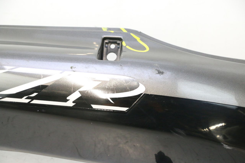 photo de VERKLEIDUNG HINTEN RECHTS KAWASAKI ZZR 600 (1995 - 2004) - Zoom auf Gebrauchszustand