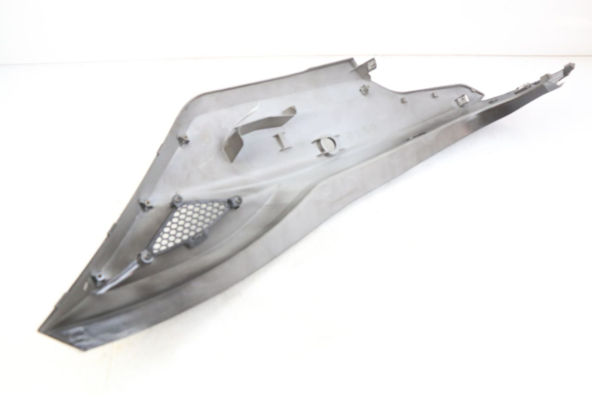 photo de LINKES HINTERES SEITENTEIL KYMCO AGILITY 16+ 4T 50 (2018 - 2023) - Zoom auf Gebrauchszustand