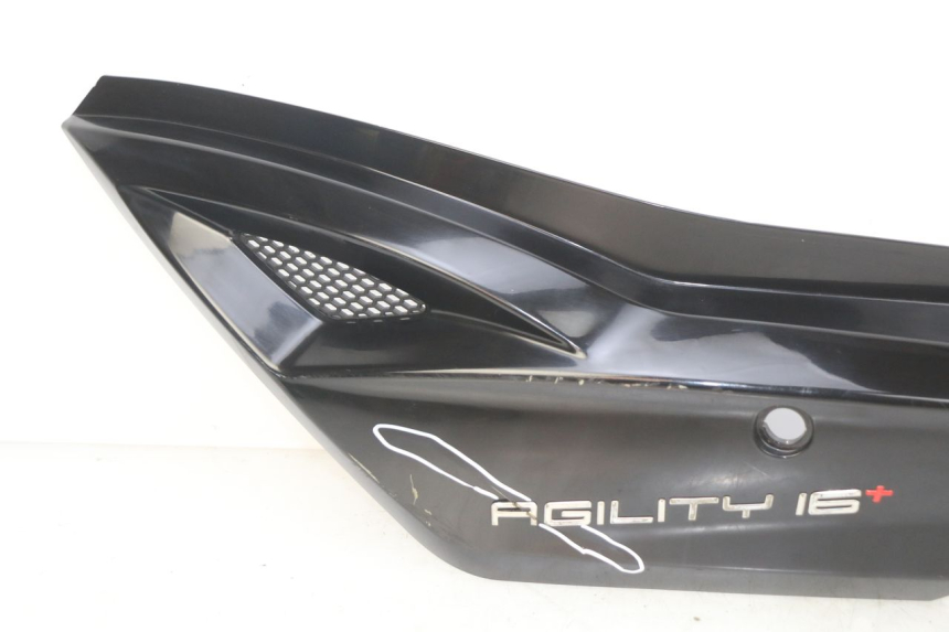 photo de LINKES HINTERES SEITENTEIL KYMCO AGILITY 16+ 4T 50 (2018 - 2023) - Oberflächenzustand und Material