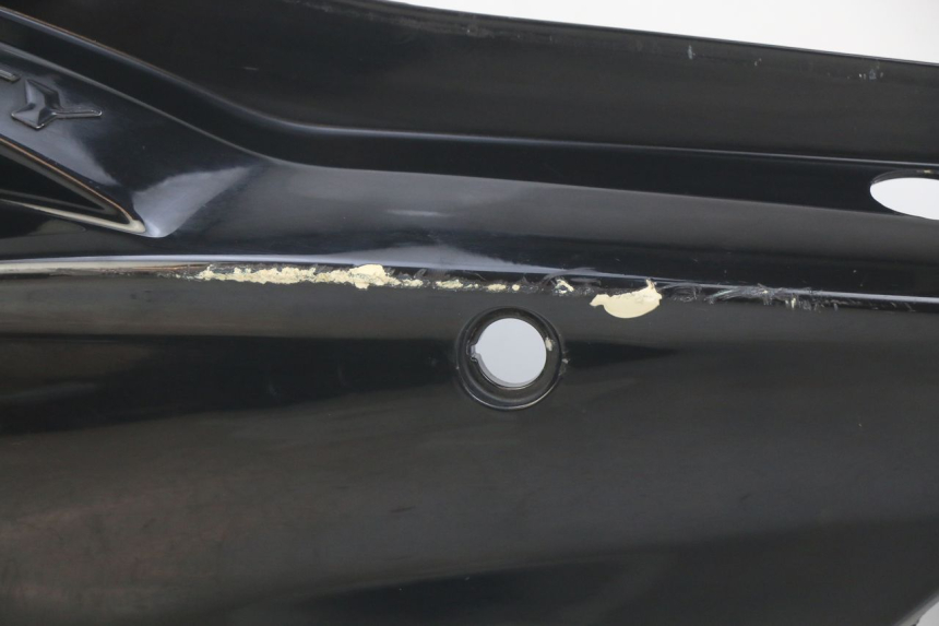 photo de LINKES HINTERES SEITENTEIL KYMCO AGILITY 16+ 4T 50 (2018 - 2023) - Charakteristische Merkmale