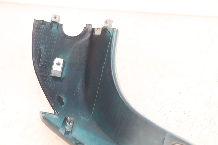 photo de LINKES HINTERES SEITENTEIL KYMCO AGILITY 16+ 4T 50 (2018 - 2023) - Zoom auf Gebrauchszustand