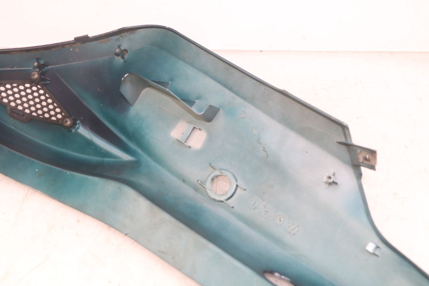 photo de LINKES HINTERES SEITENTEIL KYMCO AGILITY 16+ 4T 50 (2018 - 2023) - Technische Nahaufnahme