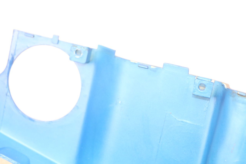 photo de LINKES HINTERES SEITENTEIL KYMCO AGILITY 4T 50 (2005 - 2018) - Zoom auf Gebrauchszustand