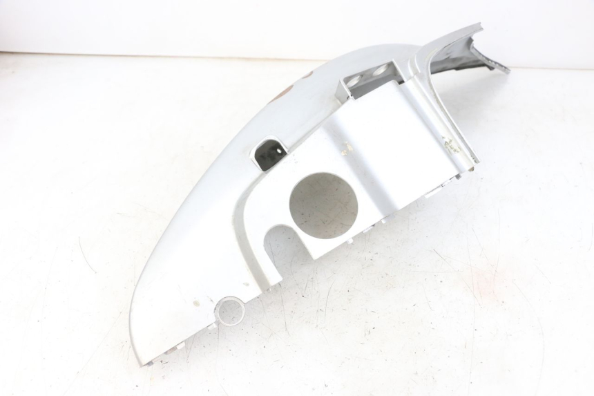 photo de LINKES HINTERES SEITENTEIL KYMCO AGILITY 4T 50 (2005 - 2018) - Charakteristische Merkmale