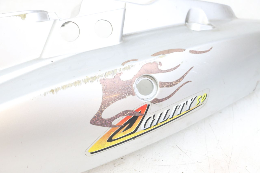 photo de LINKES HINTERES SEITENTEIL KYMCO AGILITY 4T 50 (2005 - 2018) - Kennzeichnungen und Originalreferenzen