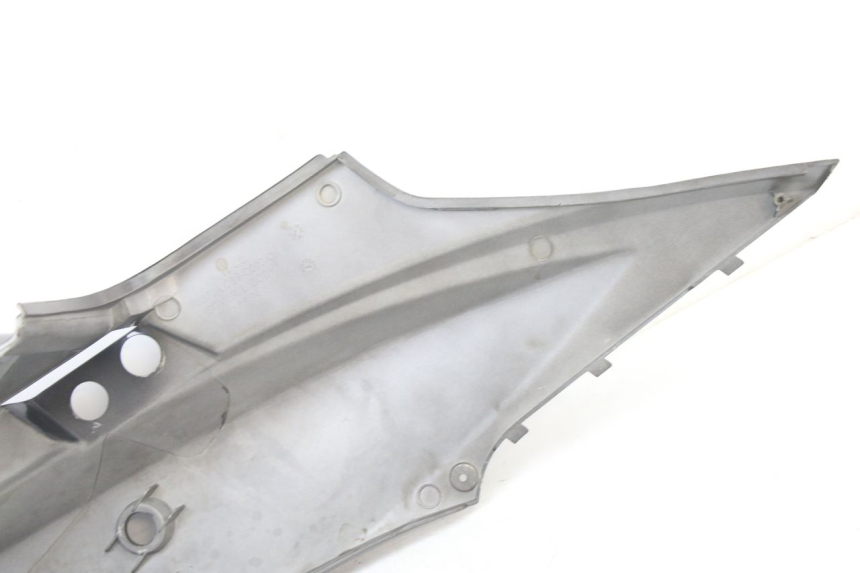 photo de LINKES HINTERES SEITENTEIL KYMCO AGILITY 4T 50 (2005 - 2018) - Oberflächenzustand und Material