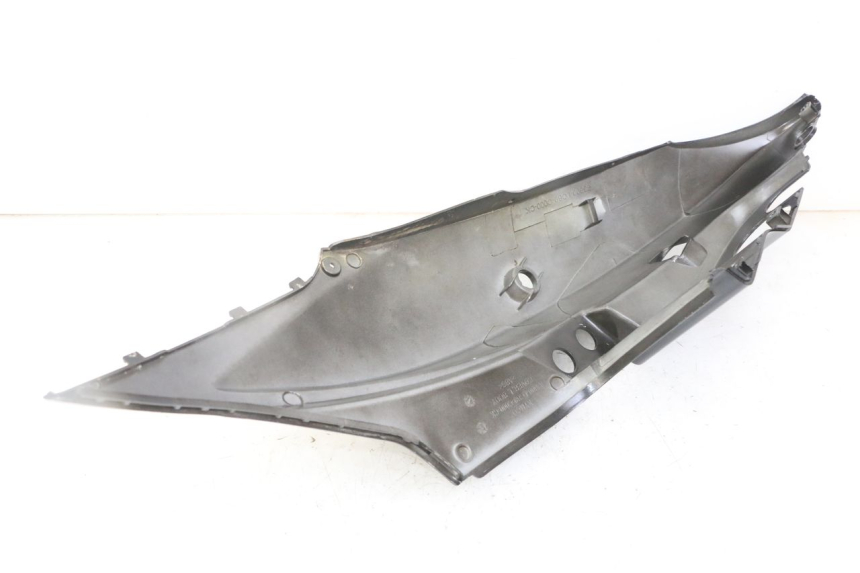 photo de LINKES HINTERES SEITENTEIL KYMCO AGILITY 4T 50 (2005 - 2018) - Details der Befestigungspunkte