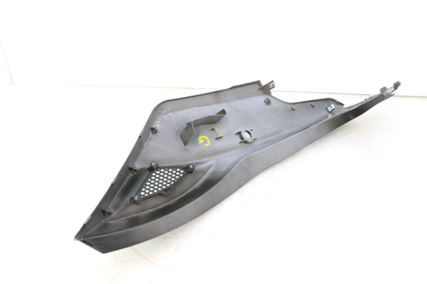 photo de VERKLEIDUNG HINTEN LINKS KYMCO AGILITY CITY 16P 125 (2015 - 2024) - Charakteristische Merkmale