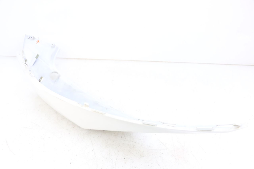 photo de VERKLEIDUNG HINTEN LINKS KYMCO AGILITY RS 4T 50 (2009 - 2013) - Zoom auf Gebrauchszustand