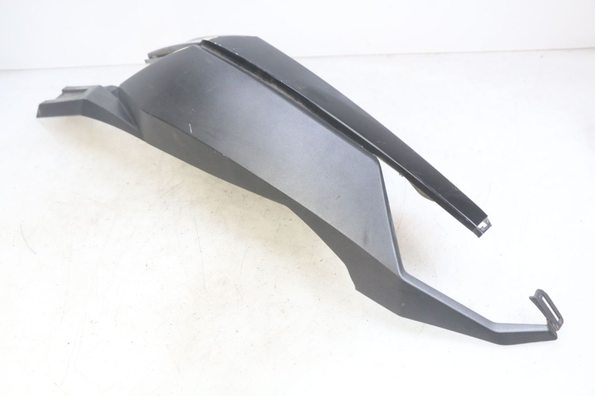 photo de HINTERE LINKE SEITENVERKLEIDUNG NECO ALEXONE 125 (2017 - 2024) - Zoom auf Gebrauchszustand