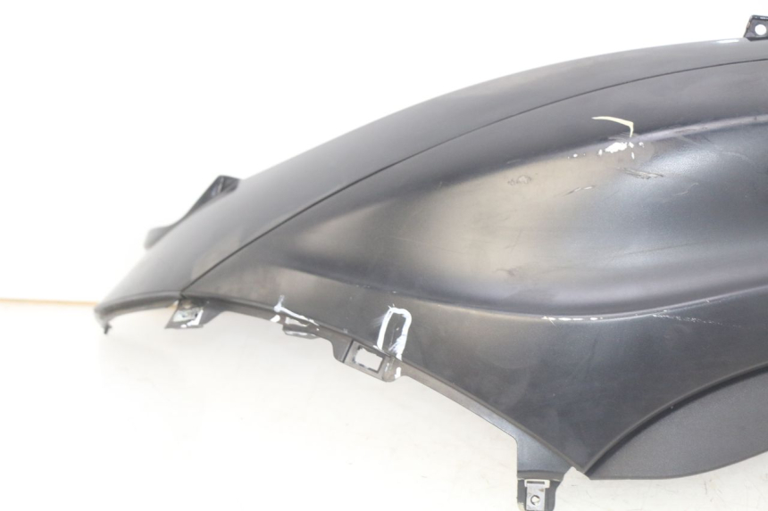 photo de HINTERE LINKE SEITENVERKLEIDUNG PIAGGIO BEVERLY 125 (2010 - 2015) - Kennzeichnungen und Originalreferenzen