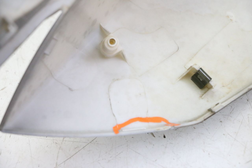 photo de VERKLEIDUNG HINTEN LINKS MOTRON BREEZY 4T 50 (2021 - 2025) - Detailansicht des Bauteils