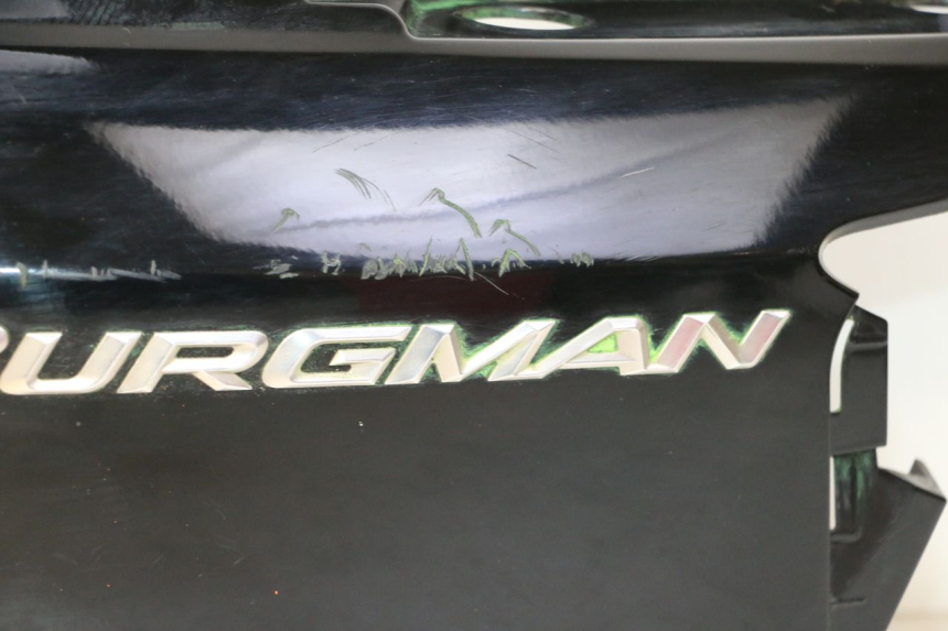 photo de VERKLEIDUNG HINTEN LINKS SUZUKI BURGMAN 125 (2007 - 2014) - Fokus auf die Struktur