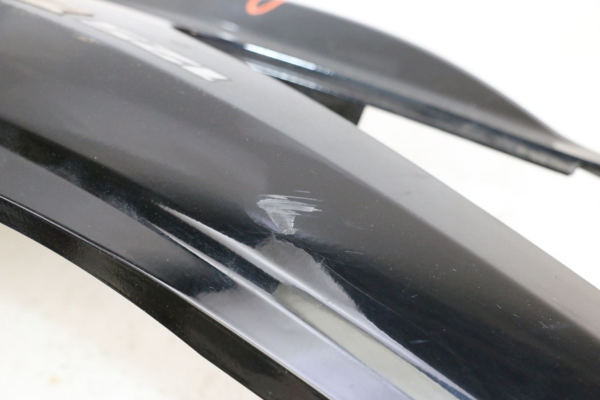 photo de VERKLEIDUNG HINTEN LINKS SUZUKI BURGMAN 125 (2007 - 2014) - Kennzeichnungen und Originalreferenzen