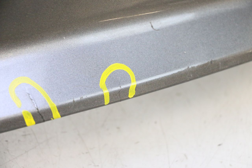 photo de VERKLEIDUNG HINTEN LINKS SUZUKI BURGMAN 125 (2007 - 2014) - Hochauflösende Nahaufnahme