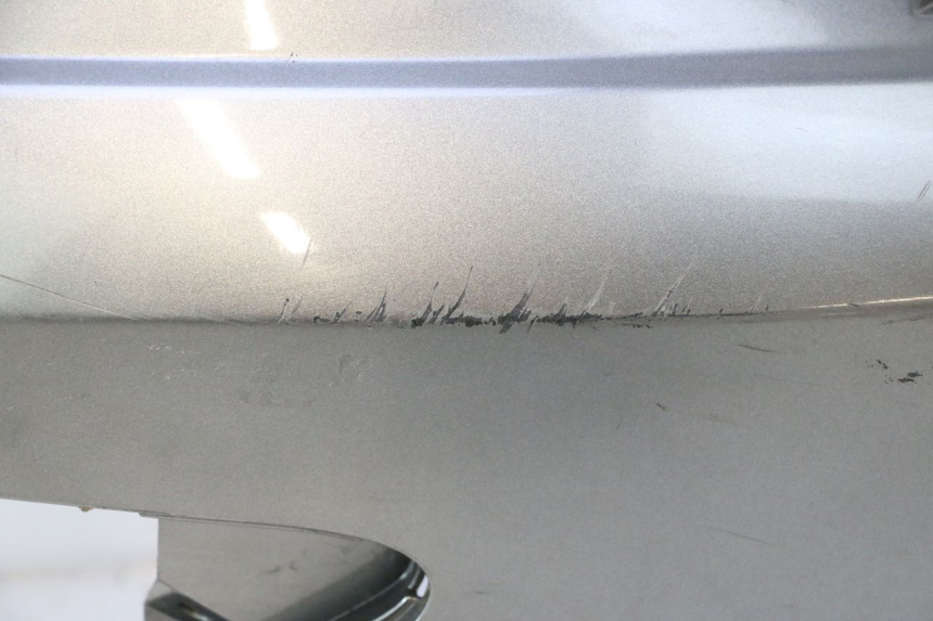 photo de VERKLEIDUNG HINTEN LINKS SUZUKI BURGMAN 125 (2007 - 2014) - Profilansicht des Ersatzteils