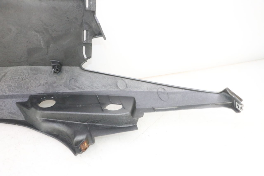 photo de VERKLEIDUNG HINTEN LINKS SUZUKI BURGMAN 125 (2007 - 2014) - Technische Nahaufnahme