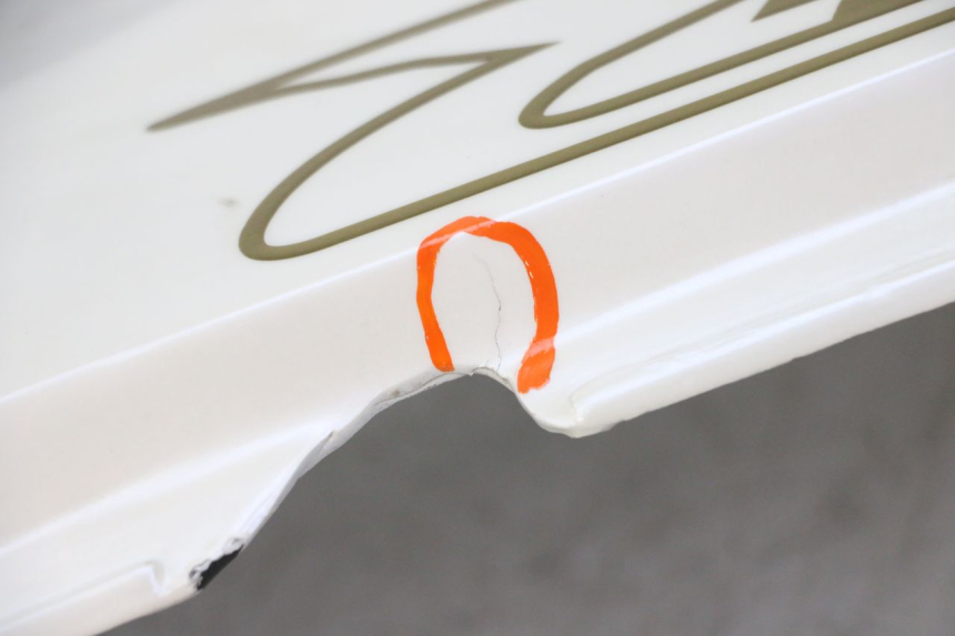 photo de VERKLEIDUNG HINTEN LINKS HONDA CBR RR FIREBLADE 900 (1992 - 1994) - Hochauflösende Nahaufnahme