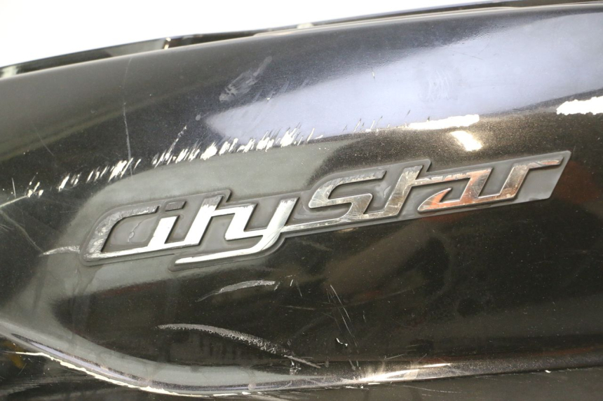 photo de VERKLEIDUNG HINTEN LINKS PEUGEOT CITYSTAR 2T 50 (2018 - 2021) - Detailansicht des Bauteils