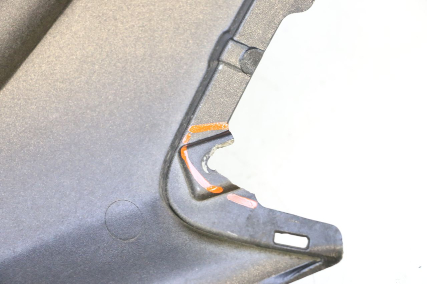 photo de VERKLEIDUNG HINTEN LINKS PEUGEOT CITYSTAR 2T 50 (2018 - 2021) - Hochauflösende Nahaufnahme