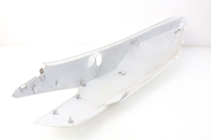 photo de VERKLEIDUNG HINTEN LINKS KYMCO DINK STREET 125 (2009 - 2014) - Zoom auf Gebrauchszustand