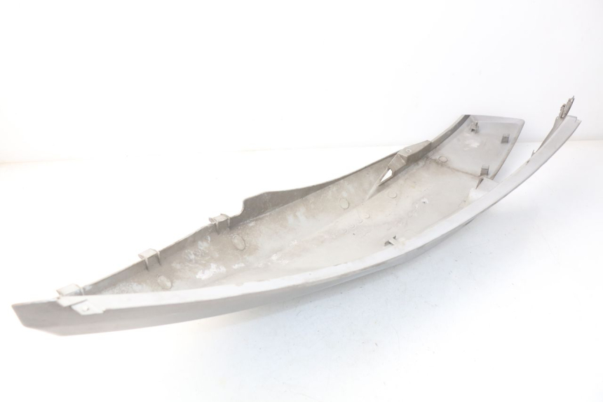 photo de VERKLEIDUNG HINTEN LINKS KYMCO DINK STREET 125 (2009 - 2014) - Detailansicht des Bauteils