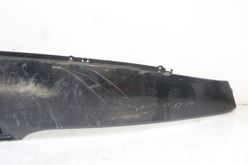 photo de VERKLEIDUNG HINTEN LINKS PEUGEOT DJANGO 125 (2014 - 2017) - Zoom auf Gebrauchszustand