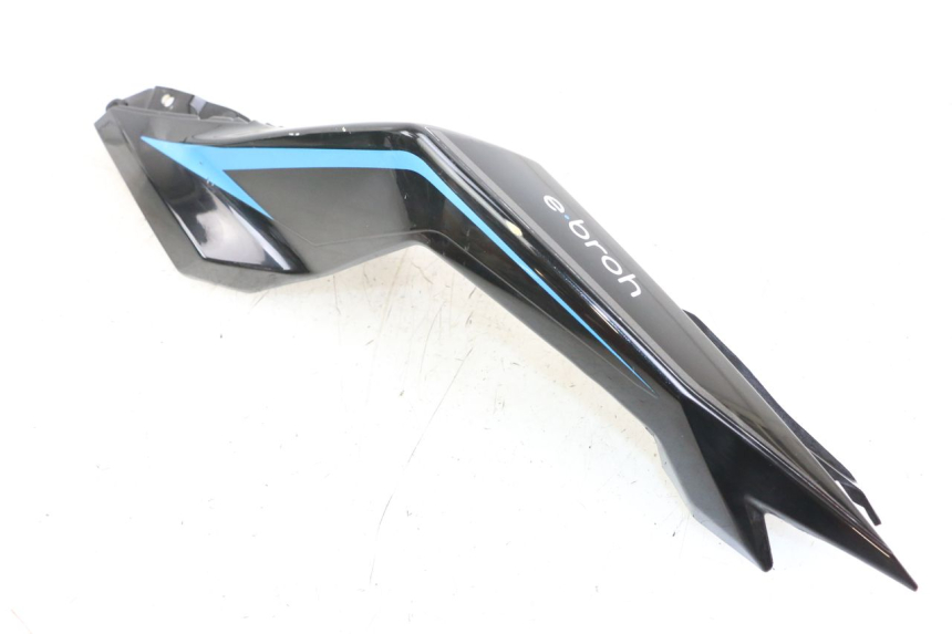 photo de VERKLEIDUNG HINTEN LINKS EBROH BRAVO GLE 1 (2020 - 2024) - Oberflächenzustand und Material