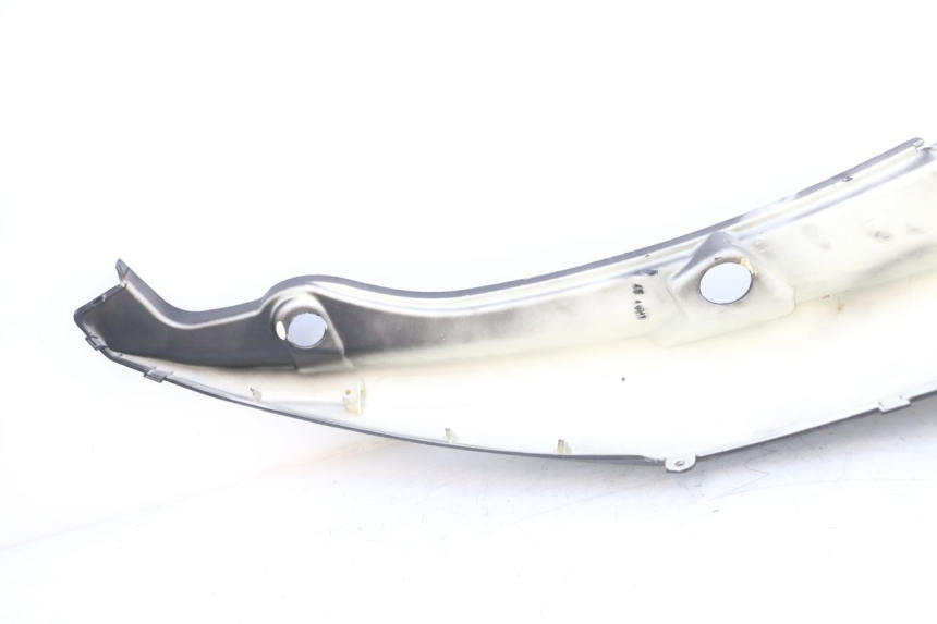 photo de VERKLEIDUNG HINTEN LINKS JM MOTORS F45i 4T 50 (2020 - 2023) - Details der Befestigungspunkte