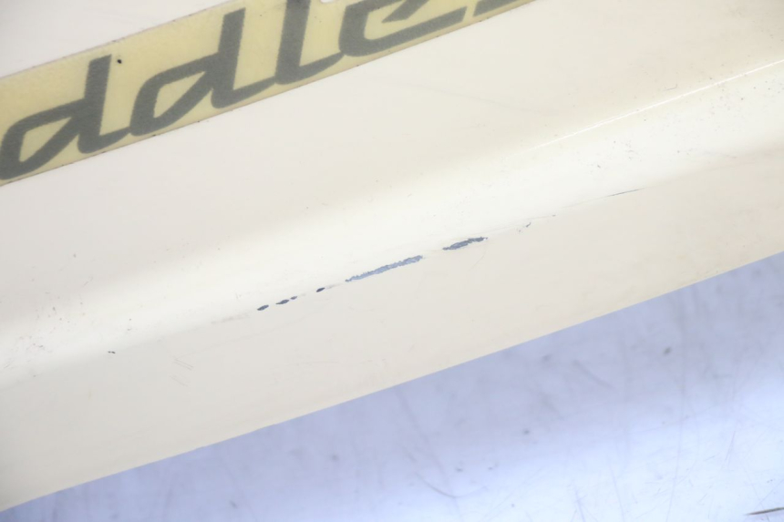 photo de HINTERE LINKE SEITENVERKLEIDUNG SYM FIDDLE 2 50 (2008 - 2013) - Details der Befestigungspunkte