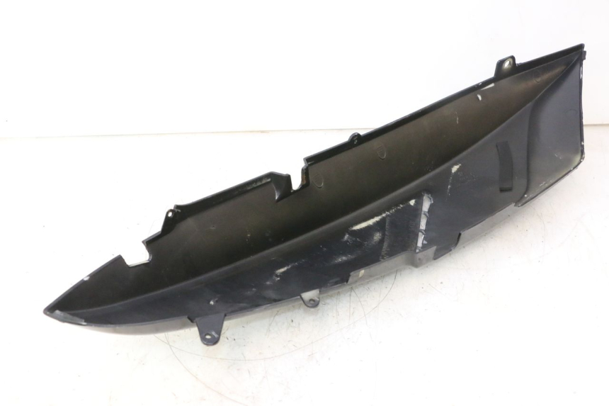 photo de VERKLEIDUNG HINTEN LINKS GILERA GP 800 (2007 - 2013) - Charakteristische Merkmale