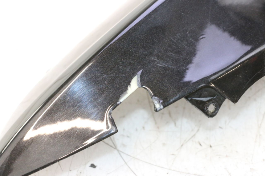 photo de VERKLEIDUNG HINTEN LINKS GILERA GP 800 (2007 - 2013) - Oberflächenzustand und Material