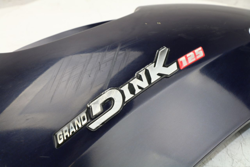 photo de VERKLEIDUNG HINTEN LINKS KYMCO GRAND DINK 125 (2008 - 2014) - Weitere Ansicht des Artikels