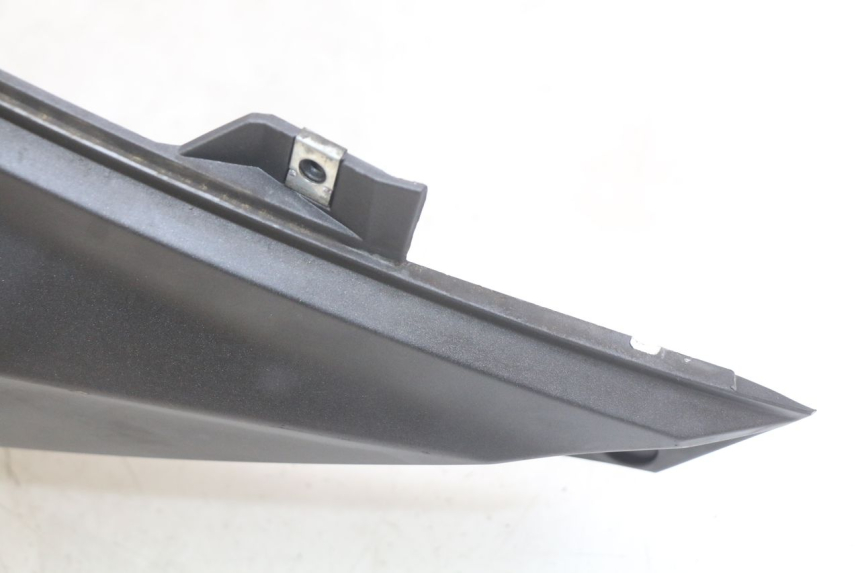 photo de LINKES HINTERES SEITENTEIL SYM GTS EFI 125 (2012 - 2016) - Zoom auf Gebrauchszustand