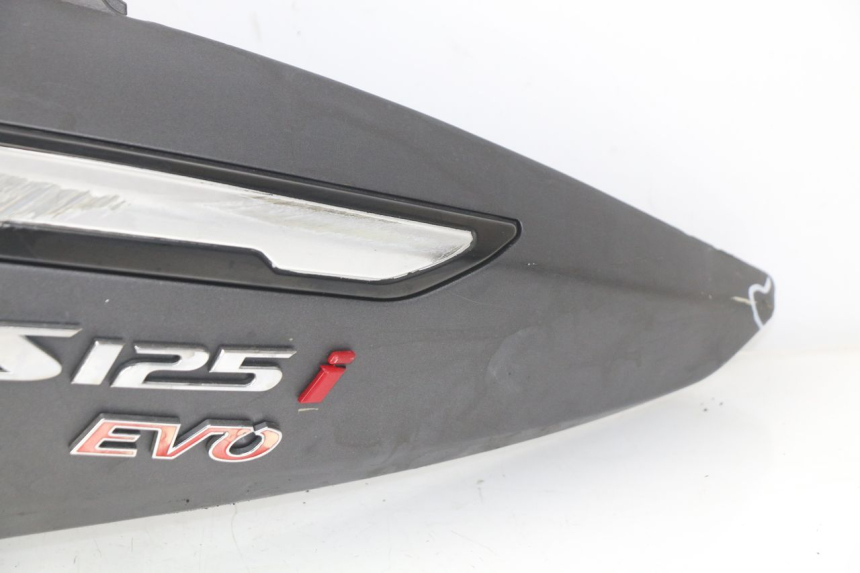 photo de VERKLEIDUNG HINTEN LINKS SYM GTS EVO 125 (2009 - 2013) - Alternativer Blickwinkel