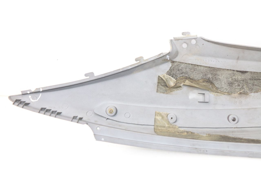 photo de VERKLEIDUNG HINTEN LINKS SYM GTS EVO 125 (2009 - 2013) - Technische Nahaufnahme